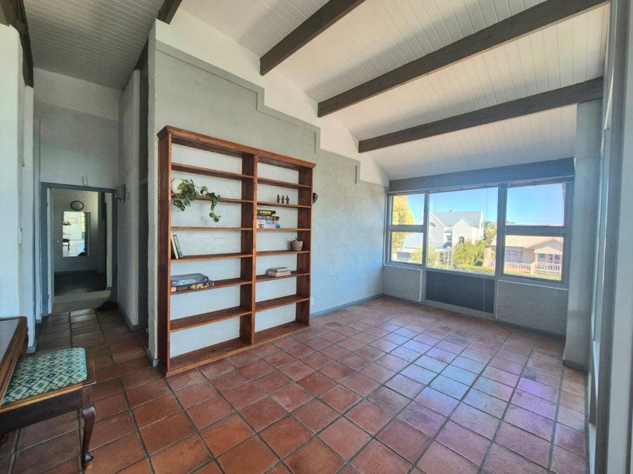 5 Bedroom Property for Sale in Herolds Bay Western Cape